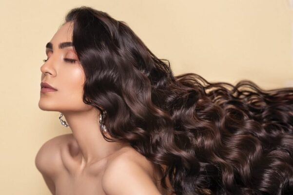 Leia mais sobre o artigo Cabelo ondulado: dicas de cortes para favorecer suas ondas