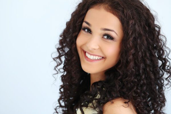 Leia mais sobre o artigo Como saber se o cabelo cacheado precisa de hidratação ou nutrição?