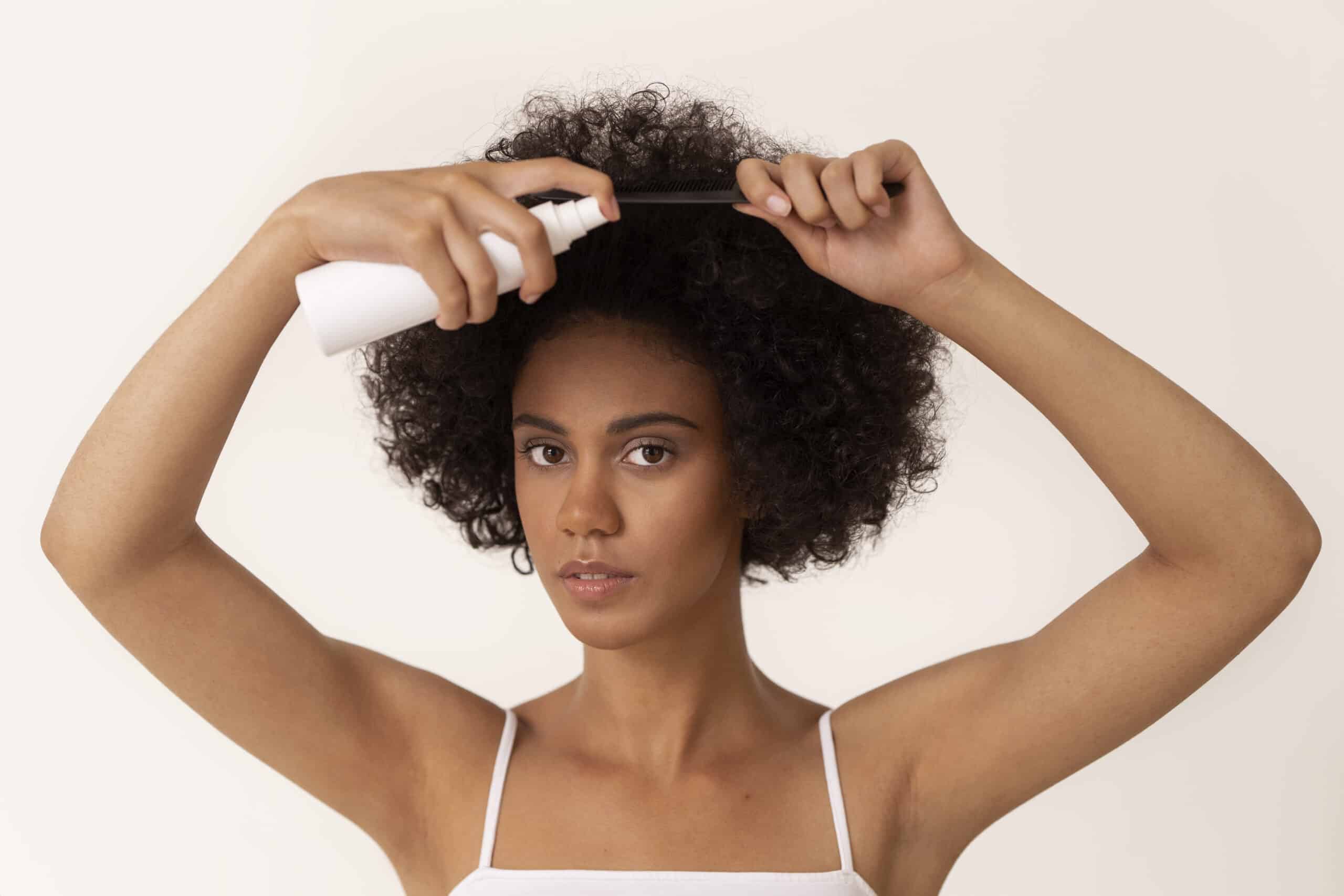 Leia mais sobre o artigo Umectação Poderosa para os Cachos: Um Guia Completo para Cachos Definidos, Hidratados e Irresistíveis.